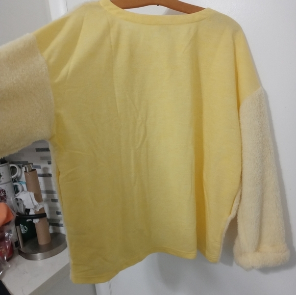 Umgee Oversized Fluffy Cozy Long sleeve Vibrant Yellow Sweater Fleece back NEW - Picture 8 of 12